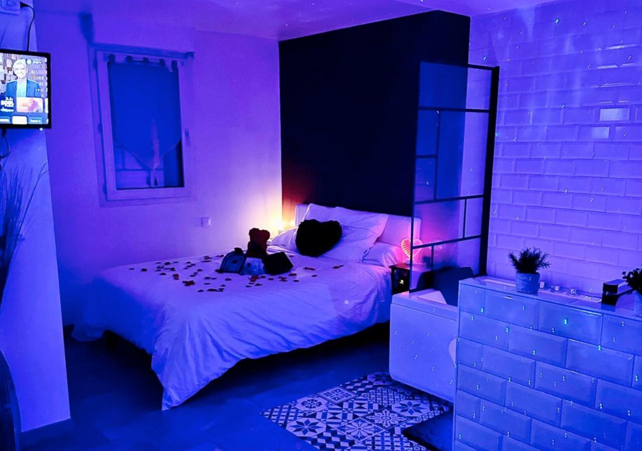Amour Azur Appartement Pour 2 Avec Jacuzzi Et Terrasse A 2 Minutes De La Mer Vallauris Exterior foto